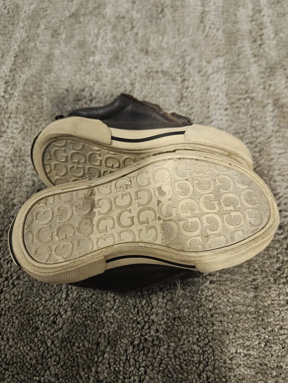 Todder GUESS brown velcro sneakers size 5c